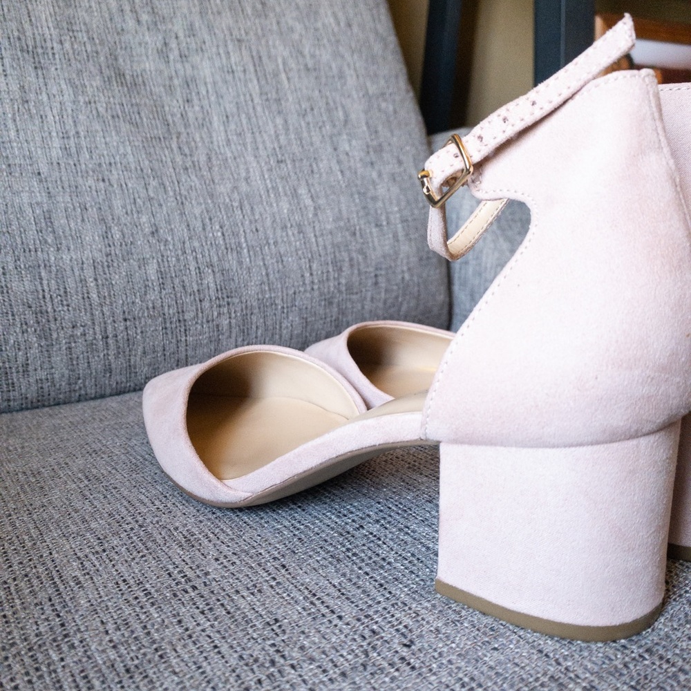 BRAND NEW WEDGE HEELS